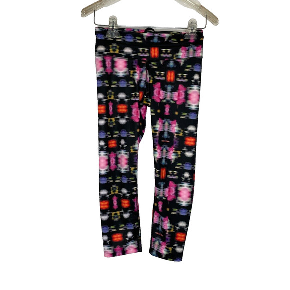 Women's XS Athleta Freedom Sonar Black Patterned Cropped Polyester Blend Legging - Picture 1 of 5